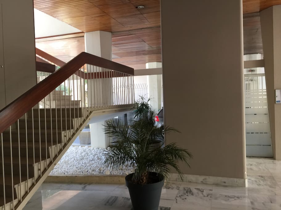 Studio - Prado/Rodocanachi Bt9