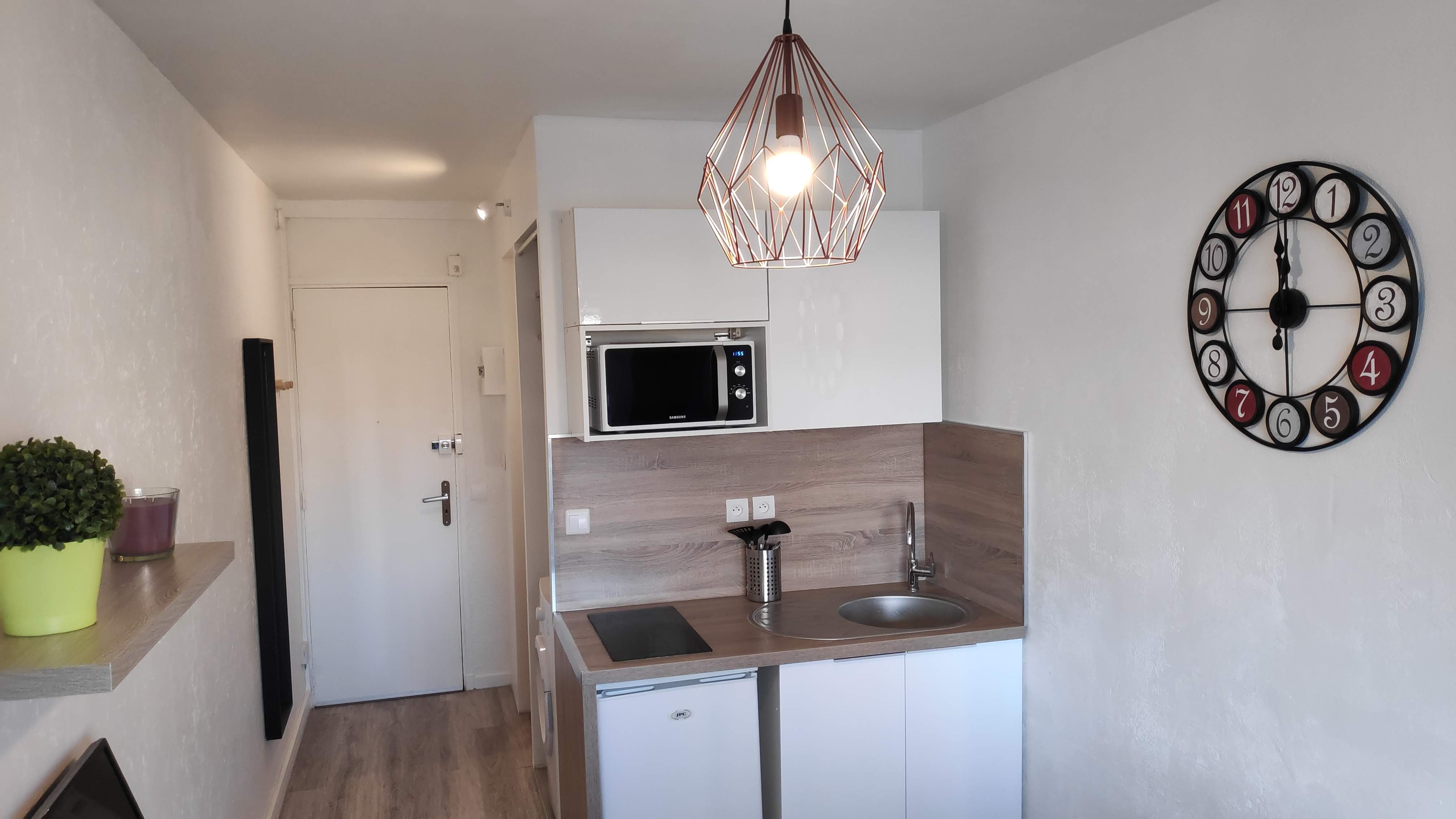 Studio - Prado/Rodocanachi Bt9